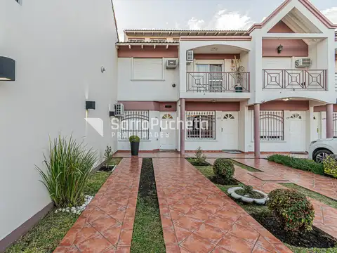 Depto Tipo Casa 3 ambientes con 2 baños