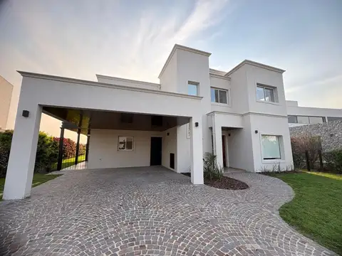 Casa en Alquiler de 4 dormitorios