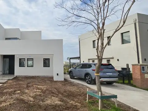 Casa de 5 ambientes con pileta en San Pablo, Pilar