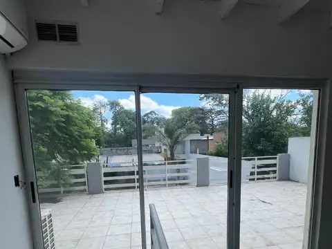 Casa en venta - Parque Leloir - Alsina al 2200