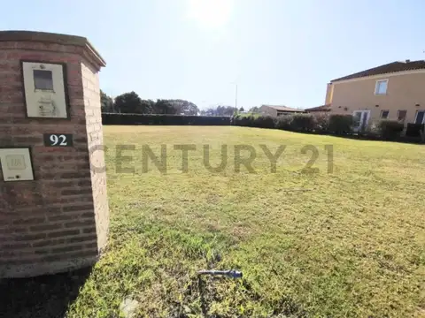 Lotes en venta en barrio cerrado Hudson Barrancas de Iraola
