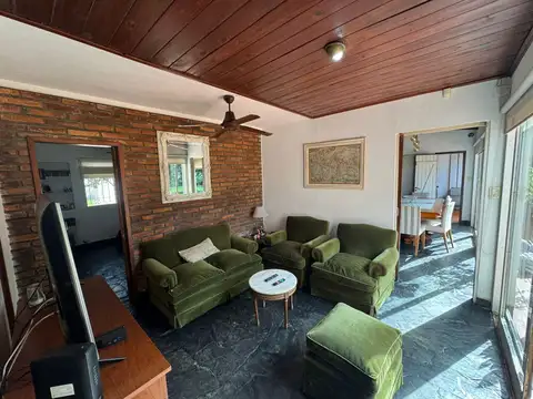 Casa en Alquiler con 1 cochera