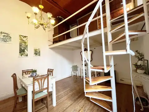 Entre Rios 400  Casa de Pasillo 1 dormitorio mas comodín,  en Planta Alta c/terraza exclusiva