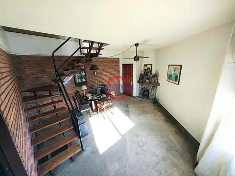 Casa en esquina 3 ambientes con terraza y garaje en Acassuso 3600, Olivos