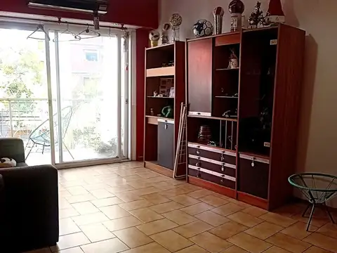 Av Independencia 2500 2º San Cristóbal 3amb balc u$ 90000