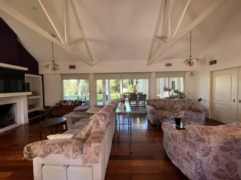 ¡Venta! Impresionante Casa en Las Delicias - 4 dormitorios ¡Con Escritura!