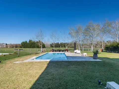 Casa 4 ambientes con 3 baños