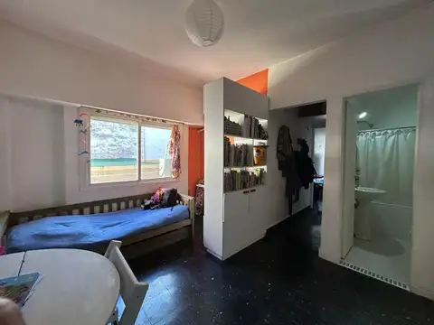 VENTA PH 2 AMBIENTES 1 PISO POR ESCALERA LUMINOSO
