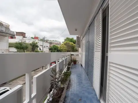 Casa en Venta con 6 cocheras