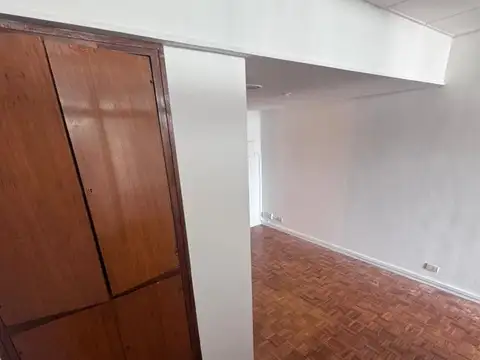 VENTA OFICINA MICROCENTRO PLAZA DE MAYO 2 DESPACHO