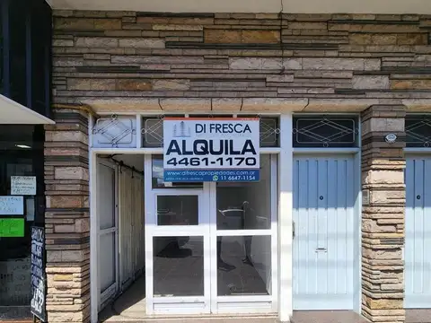 Local de 18m2 aprox con vidriera 