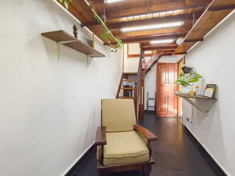 Casa Con Anexo Profesional En Lote Propio De 356m²