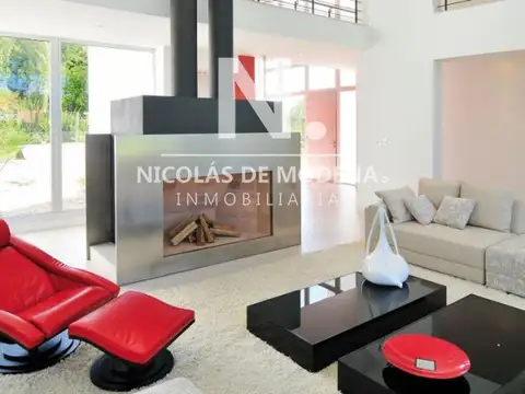 Venta de casa Minimalista en Parque del Golf, Punta del Este.