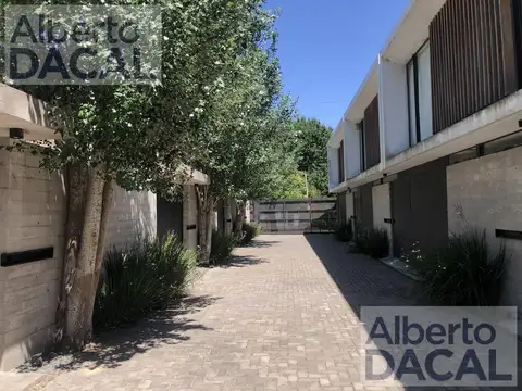 Casa en Alquiler en City Bell, $ 1.200.000
