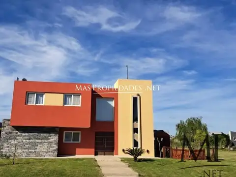 Venta Casa a la laguna en Horizontes al Sur 5 Dormitorios Canning 100