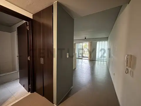 Monoambiente amplio y luminoso con balcón al frente – Palermo