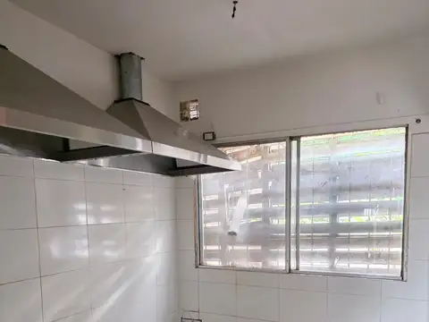 Casa Comercial en venta en el centro de Pilar