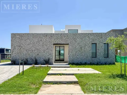Casa en venta a La laguna en el Barrio Santa Ana-Villanueva