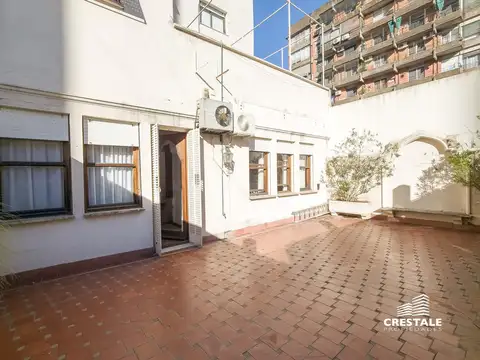Venta - Casa 15 dormitorios con patio y terraza - Rosario centro