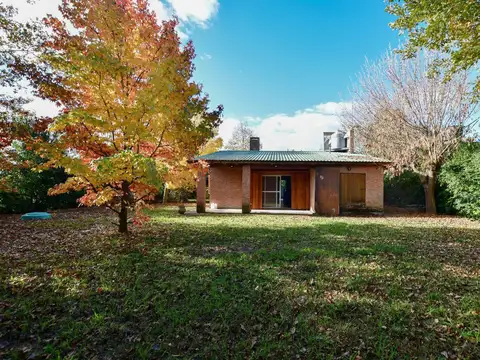 CASA VENTA GONNET LA PLATA QUINCHO 3 DORMITORIOS