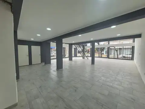 Local en Alquiler en Villa Luzuriaga, USD 2.000