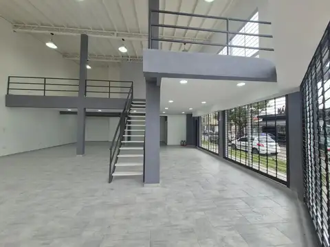 ALQUILER – EXCELENTE LOCAL COMERCIAL EN ESQUINA A ESTRENAR – DOS PLANTAS
