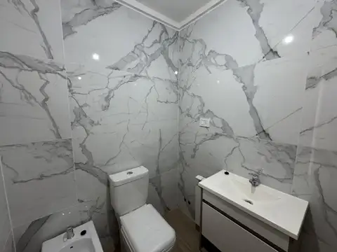 Casa 4 ambientes con 2 baños