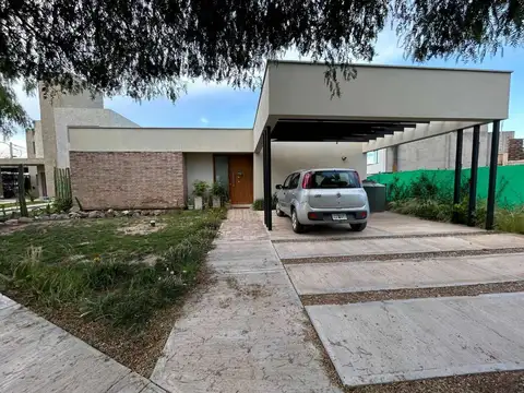 CASA EN VENTA 2 DORMITORIOS LUJAN DE CUYO 