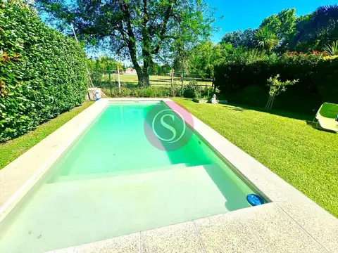 Casa 4 ambientes con 2 baños