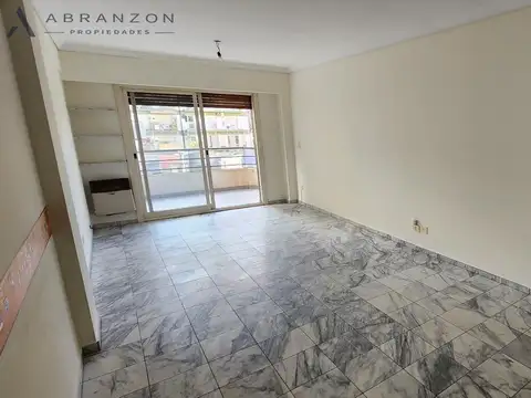 Guardia Vieja 3900 semipiso 3 ambientes con balcon dos cuadras del subte B Estación Medrano