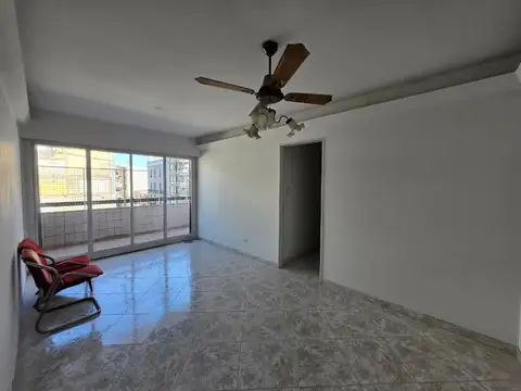 Departamento 3 amb amplio frente balcón esquina