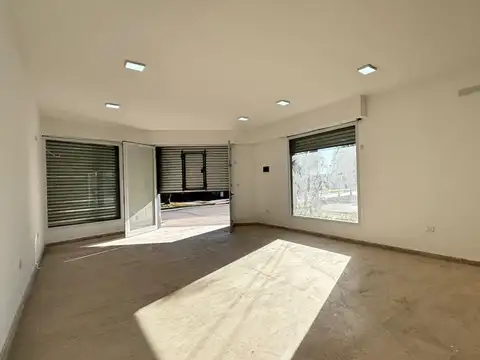 Local en Alquiler en Berazategui, $ 650.000