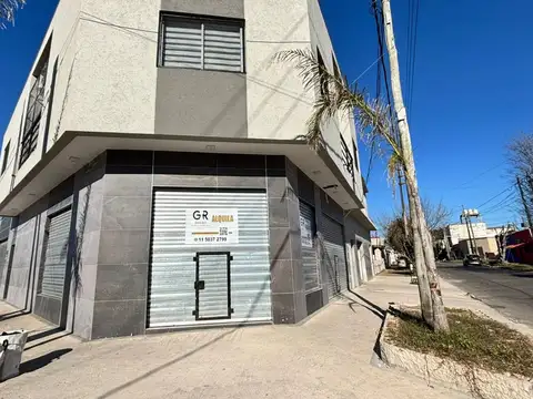 ALQUILER LOCAL COMERCIAL EN ESQUINA BERAZATEGUI