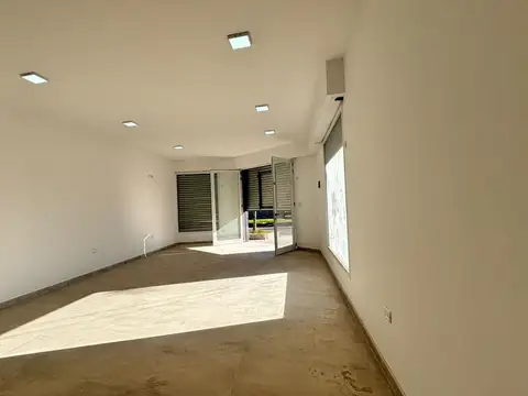 ALQUILER LOCAL COMERCIAL EN ESQUINA BERAZATEGUI