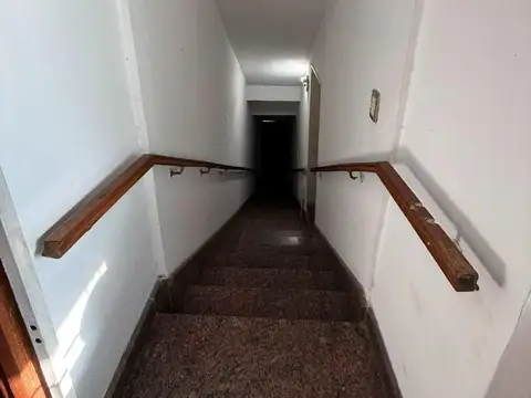Venta de casa con local comercial