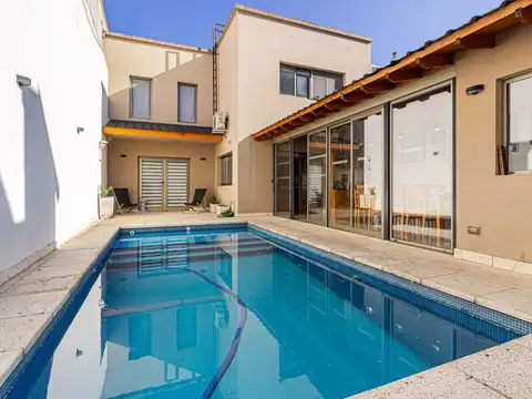 Venta | Casa 4 ambientes con pileta | Villa Urquiza