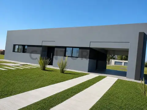 Casa en Venta con 2 cocheras
