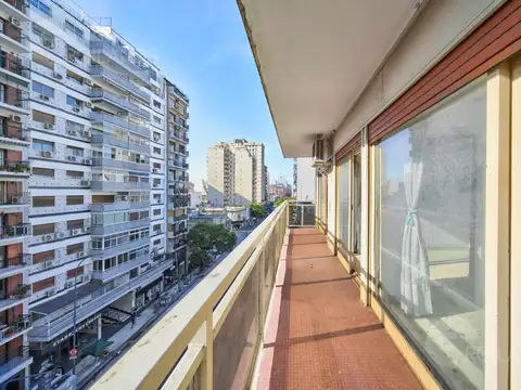 VENTA DEPARTAMENTO PISO ALTO 4 AMBIENTES CON DEPENDENCIA  TOILETTE  BALC0N AL FRENTE VILLA CRESPO