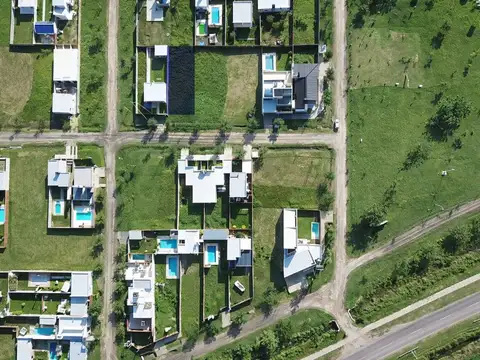 SE VENDE TERRENO EN LOS NARANJOS RECONQUISTA