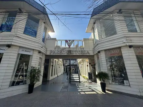 Venta/Alquiler - Local comercial de 20 m2 a estrenar en Paseo Victoria, Funes