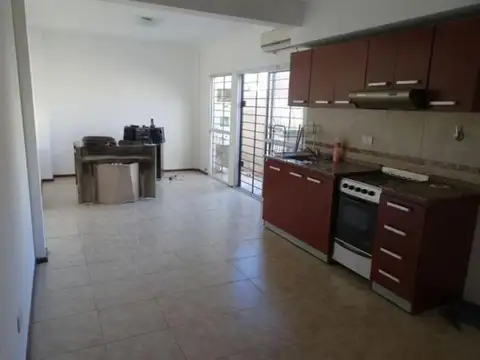 Depto Tipo Casa 2 ambientes con 1 baño