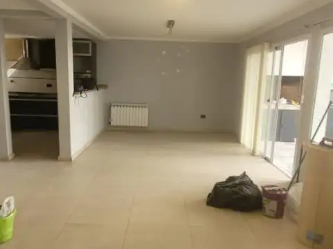 Depto Tipo Casa en Alquiler con 2 cocheras