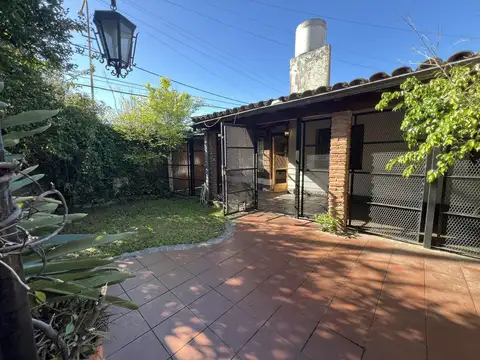 VENTA CASA LOTE PROPIO 4 AMBIENTES VILLA LUZURIAGA