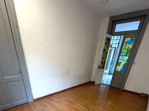 Local oficina 1 er piso 180 metros