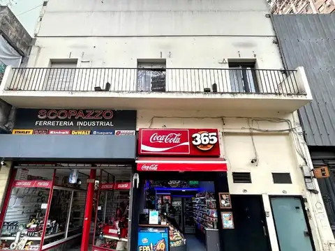Local oficina 1 er piso 180 metros