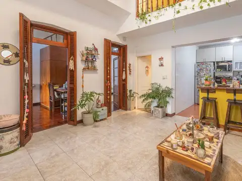 Dueño Vende Casa Lote Propio En Villa Del Parque / Devoto Con Pileta Jardin Y 2 Cocheras Sin Comision Consute Por Posible Permuta