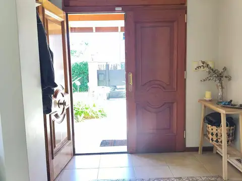 Casa en Venta con 4 cocheras