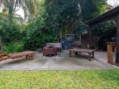 Casa 5 ambientes con 2 baños