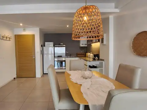 Hipolito Irigoyen 9161 , Piso 16