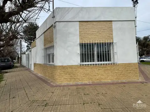 145 esquina 67 bis al 1700